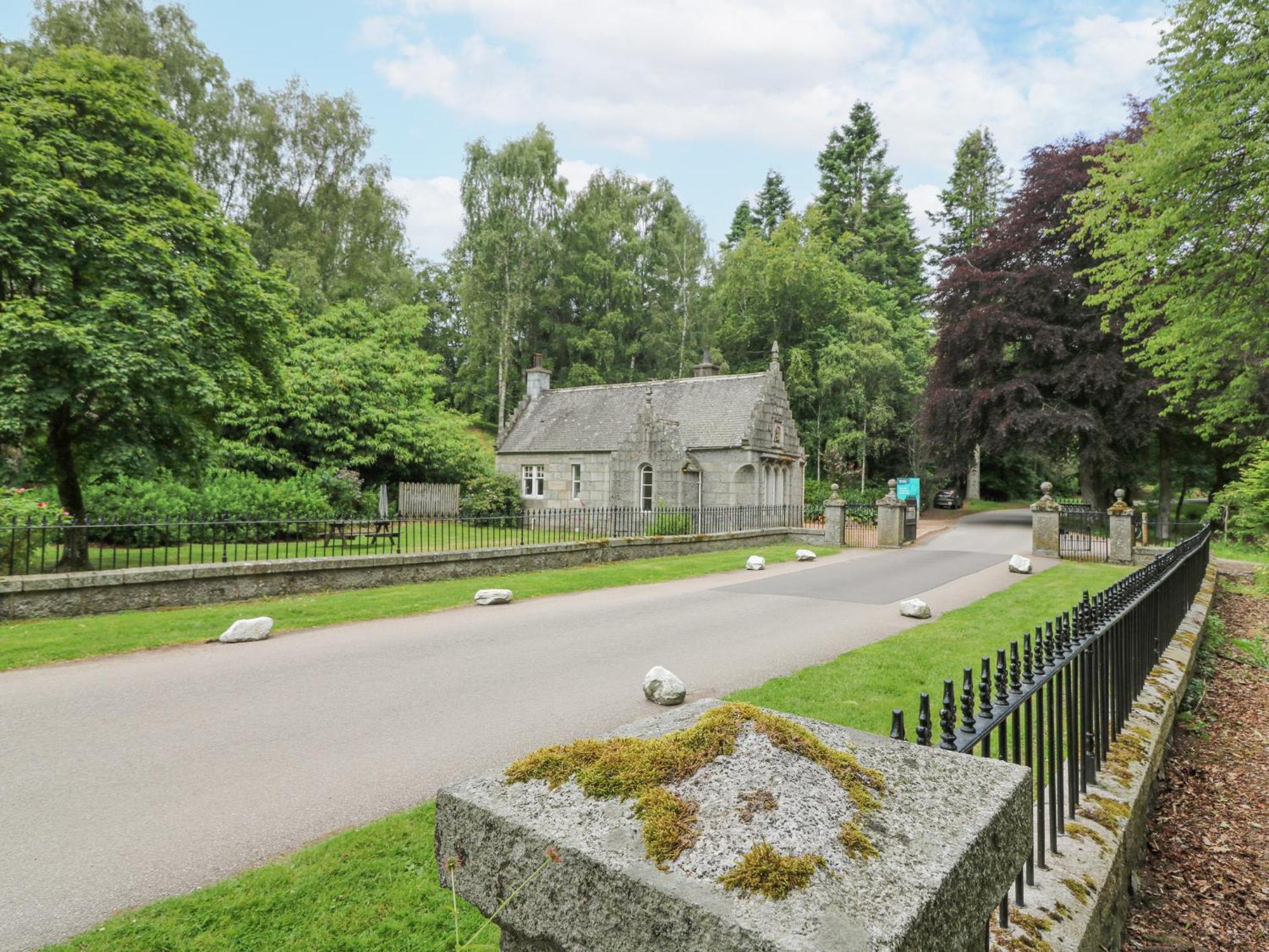 East Lodge - Crathes Castle 밴코리 외부 사진